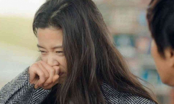 Chưa 30 tuổi đã bị đồng nghiệp bóng gió răng 'có mùi người già': Nhiều người trẻ giật mình lo lắng Tết này không dám lại gần ai