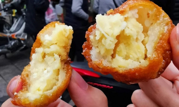 Ngày càng nhiều nữ giới còn trẻ đã mắc ung thư vú, bác sĩ nói thẳng: 5 món này phải ĂN ÍT LẠI!