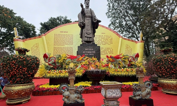 Sun Group dành tặng Hà Nội không gian hoa xuân rực rỡ tại khu vực tượng đài Lý Thái Tổ