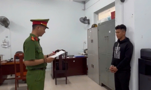 Thi hành lệnh bắt tạm giam Phạm Lẹ sinh năm 2002