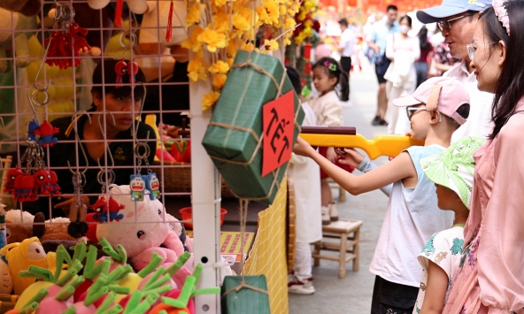 Từ tình yêu đôi lứa đến đoàn viên gia đình: Cần Giờ rực rỡ mùa Valentine