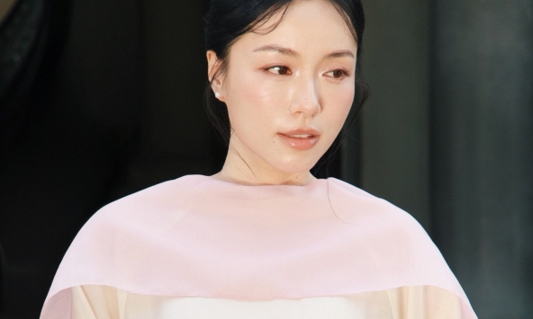  Hà Trúc: Có thời gian chỉ cần 1 câu nói của chồng và mẹ cũng làm mình bật khóc