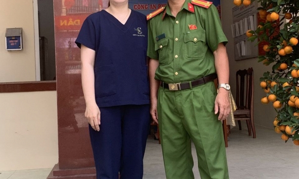 Nhận 500 triệu đồng “từ trên trời rơi xuống” tài khoản, người phụ nữ có hành động khó tin: Nguồn gốc số tiền khiến nhiều người rơi nước mắt