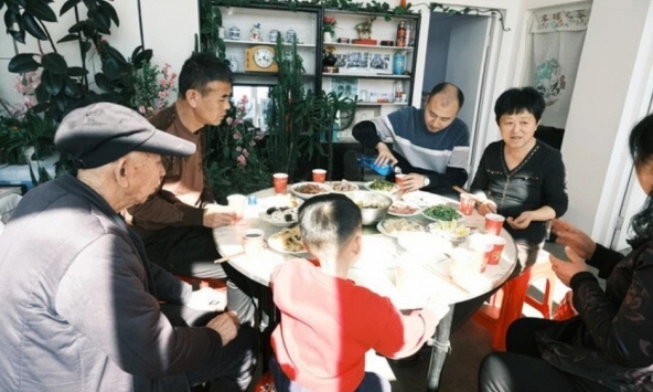 Năm thứ 2 nhà tôi 'cạch mặt' họ hàng vì 1 câu nói quá vô duyên ngày Tết: Lời kể của một phụ huynh khiến ai đọc cũng giật mình!