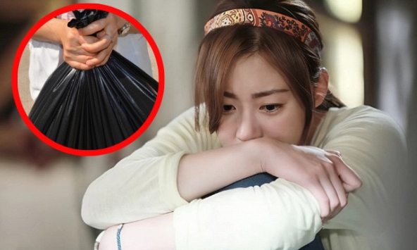 21 giờ 38 phút chồng đi họp lớp về xách theo một túi bóng đen to đùng, thứ bên trong khiến vợ tái xanh mặt