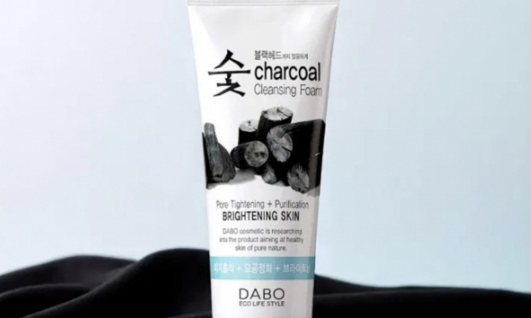 Người tiêu dùng lưu ý: 2 sản phẩm sữa rửa mặt bị thu hồi trên toàn quốc