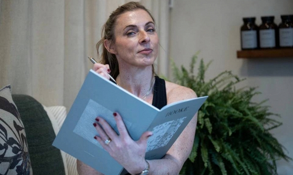 51 tuổi vẫn khỏe, ngủ ngon, da dẻ tươi tắn: Nữ bác sĩ nói thẳng 7 thói quen chống lão hóa rẻ tiền, năm mới rồi ai cũng làm đi