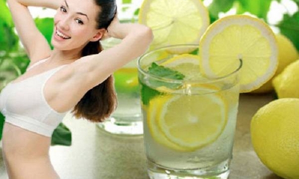 Sau Tết hãy uống nước chanh pha theo cách này: Cực đơn giản lại đảm bảo 'lọc mỡ' thần tốc, da lại sáng, mụn lại mờ
