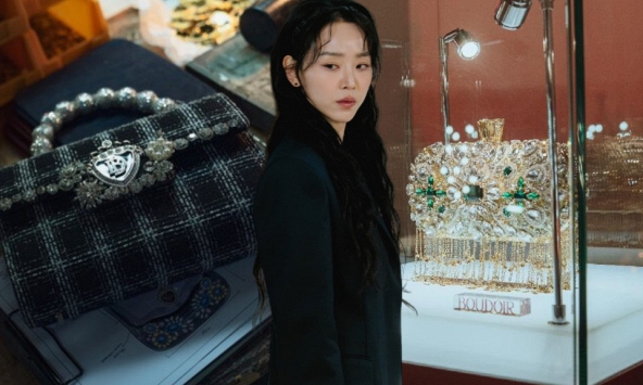 Thủ thuật “bán sự phù phiếm” cho người giàu từ 'Nghệ thuật lừa dối của Sarah'