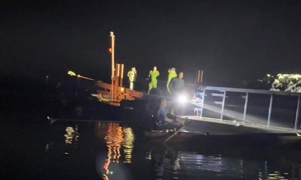 Xác định nguyên nhân vụ lật tàu chở khách trên hồ Thác Bà khiến 6 người mất tích