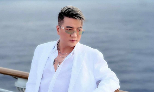 Đàm Vĩnh Hưng chính thức xin lỗi bằng 2 thứ tiếng