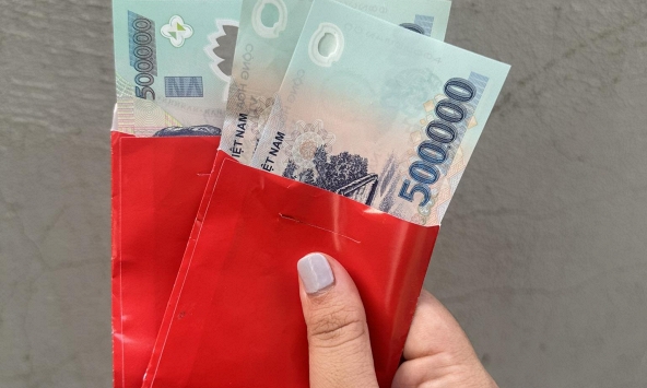 Danh tính người giúp việc lì xì tiền triệu cho chủ nhà ở TP.HCM: Có 2 con đều sống ở nước ngoài, đi làm để đỡ buồn chán 