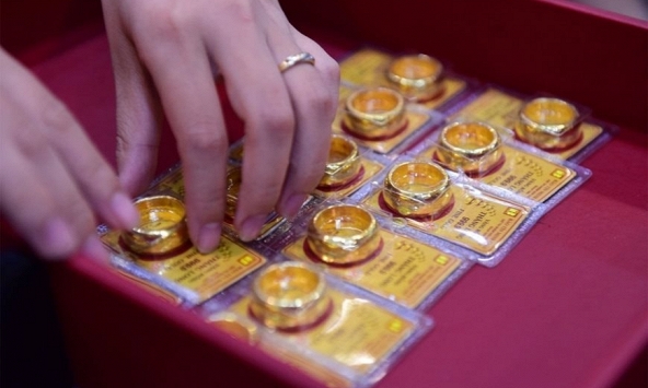 Giá vàng hôm nay 23/2: Đồng loạt tăng mạnh khi vừa mở cửa