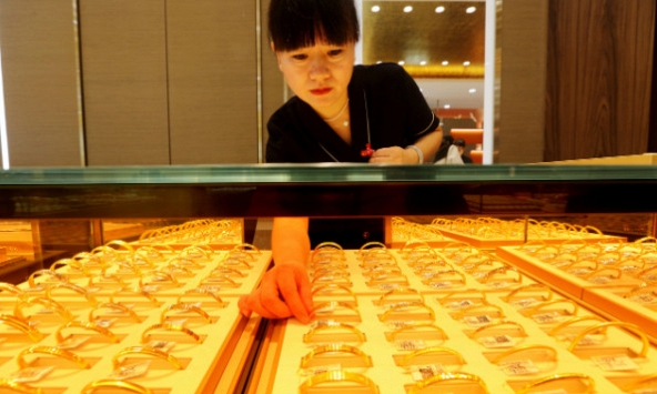 Khách vừa đặt mua đơn vàng hơn 194 triệu đồng thì giá tăng mạnh, cửa hàng trì hoãn không chịu giao còn tuyên bố: “Vui lòng chọn hoàn tiền”