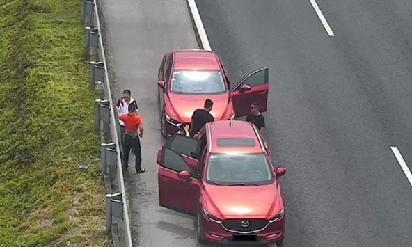 Tài xế buồn ngủ tới mức không thể tiếp tục lái xe thì có được đỗ trên cao tốc? Cục CSGT giải đáp