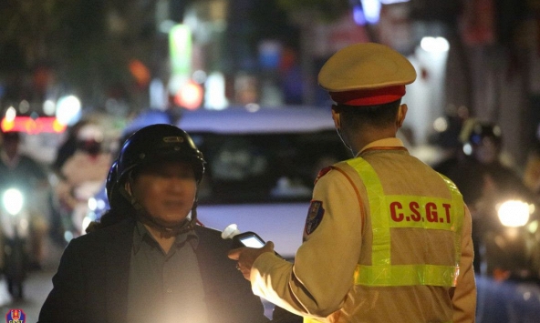 CSGT ra quân thực hiện nhiệm vụ xử lý vi phạm nồng độ cồn