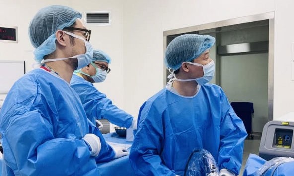 3 tin nhắn giống hệt nhau và nỗi xót xa của một bác sĩ đầu năm mới: 'Viên sỏi không biết xem ngày'