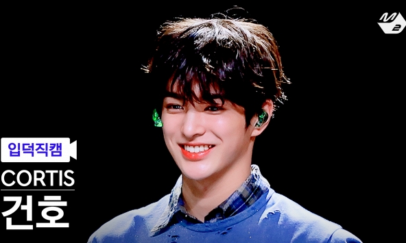 Showbiz có mỹ nam 16 tuổi đẹp như mơ, cả triệu người nguyện bảo vệ nụ cười toả nắng