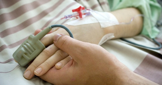 Vô tình phát hiện ung thư giai đoạn cuối khi chăm con ở viện, người phụ nữ sốc nặng: 'Sao khối u nhỏ thế?'