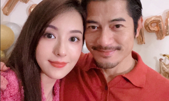 'Ông hoàng điện ảnh' đón con thứ 3 với vợ trẻ kém 22 tuổi: U65 vẫn miệt mài nhận việc để nuôi gia đình