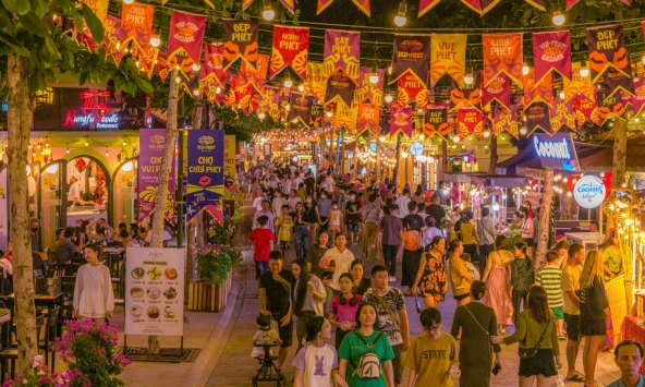 Travel + Leisure: Cách Phú Quốc biến pháo hoa thành “chữ ký thị giác”, định hình lại du lịch đêm châu Á