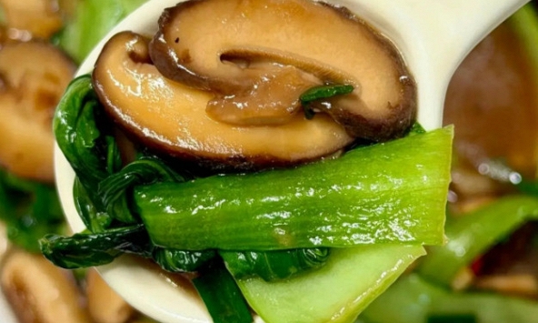 Nấm hương và rau cải thìa: 4 lưu ý nhất định phải biết để sự kết hợp hoàn hảo làm nên món rau xào cực đưa cơm