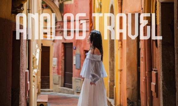 Analog travel: Vì sao phụ nữ 30+ đang chọn 'du lịch không mạng' như một liều thuốc để phục hồi bản thân?