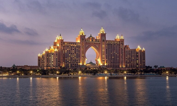 Hào phóng kiểu Trung Đông: Dubai và Abu Dhabi yêu cầu khách sạn miễn phí ăn ở cho du khách bị mắc kẹt, hết bao nhiêu chính quyền chi trả!