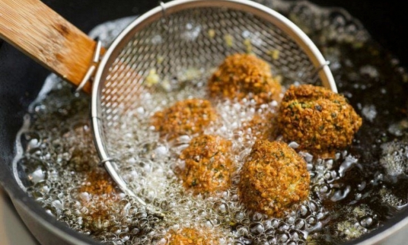 Không phải thịt mỡ, đây mới là “vua cholesterol” với hàm lượng cao gấp 25 lần, ăn nhiều cực hại mạch máu