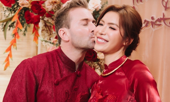 Mỹ nhân Việt được nhận danh hiệu “Hoa hậu Siêu quốc gia châu Á”, lấy chồng Tây hạnh phúc: Vừa có 2 lần vô tình “mắc kẹt”