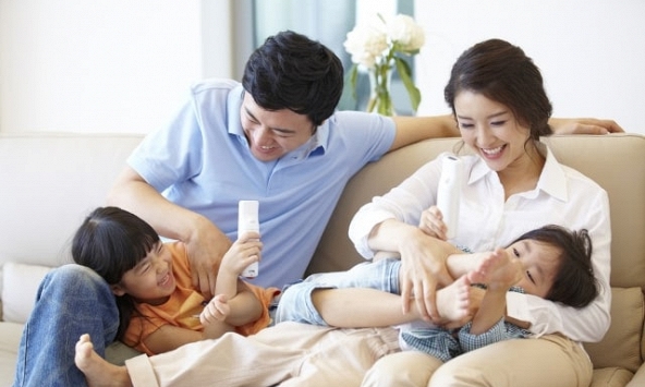 Những bậc cha mẹ khôn ngoan thường biết 'yếu thế' đúng lúc