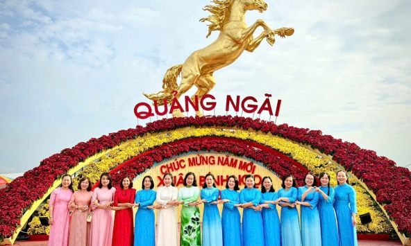 Nữ cán bộ Quảng Ngãi tỏa sáng trong Tuần lễ Áo dài, lan tỏa vẻ đẹp truyền thống 