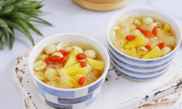 Chị em nấu ngay món ăn có vị chua ngọt, mềm mướt và giàu collagen giúp dưỡng da, dịu cổ họng cực tốt trong mùa xuân