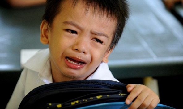 'Con bỗng lầm lì, hay khóc, tôi điều tra mới biết, con bị bạn học thao túng khủng khiếp như này' - Chia sẻ gây sốc của 1 người mẹ!