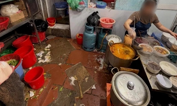 Đóng cửa quán bún riêu Hà Nội bị du khách chê trên MXH Trung Quốc