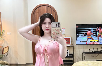 Fan girl MU khoe dáng táo bạo, đăng một bức ảnh duy nhất cũng khiến người xem phải thốt lên hai từ 'dân chơi'