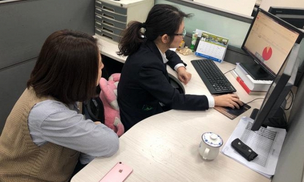 Chuyển khoản 22 tỷ đồng cho bạn vay, 3 tiếng sau người phụ nữ nhận được cuộc gọi của cảnh sát: 'Chúng tôi đang giữ 5,9kg vàng của cô'