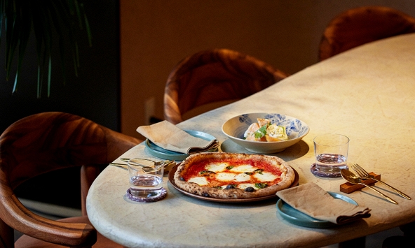 Từ 1 con hẻm nhỏ của Việt Nam, Pizza 4P's ngạo nghễ tiến sang thị trường lớn bậc nhất thế giới