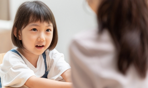 Cha mẹ khôn ngoan dạy con 'GIẤU TIỆT' 3 thứ này, nhất định không để lộ!