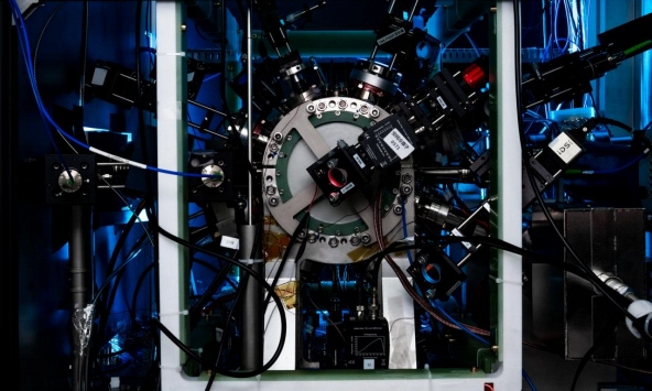 Cuộc đua giành quyền kiểm soát tính bằng giây: Trung Quốc thách thức vị thế độc tôn của Mỹ