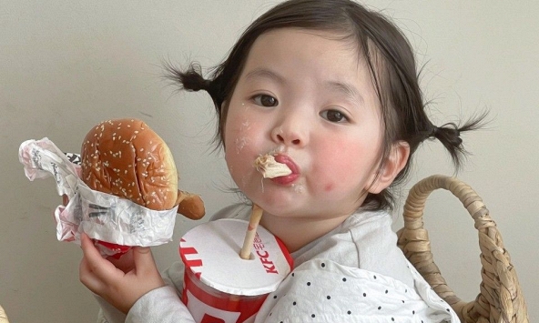 Làm sao để trẻ ăn uống lành mạnh hơn? Cha mẹ nên ghi nhớ những nguyên tắc dinh dưỡng theo 4 mùa