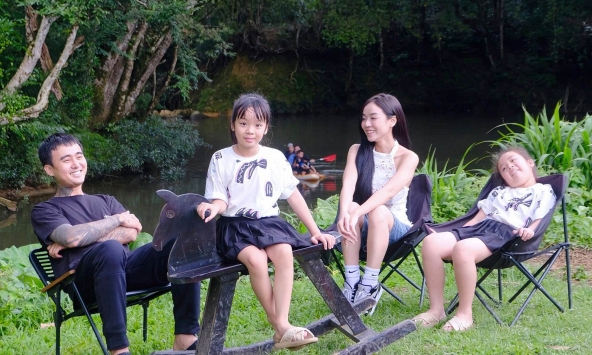 Con riêng của vợ nói một câu khiến nam ca sĩ Việt bật cười hạnh phúc