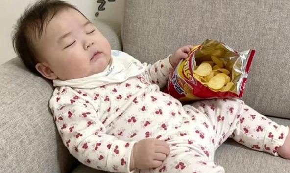 2 thói quen trước khi ngủ đang “đánh cắp” giấc ngủ ngon của con