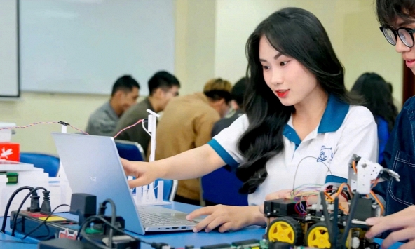  “Học lực trung bình có thể học khoa học máy tính hay AI không?” - Câu trả lời từ PGS của Đại học Bách khoa Hà Nội