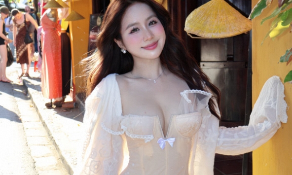 Tự tin thả dáng dịp 8/3, có lẽ hot girl này chính là bông hoa đẹp nhất