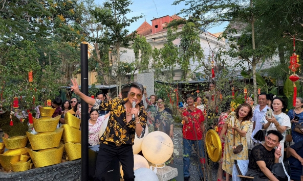 Tình hình hiện tại của “ông hoàng nhạc Việt” một thời: Đi bán cà phê, phải sắp xếp giờ gặp fan