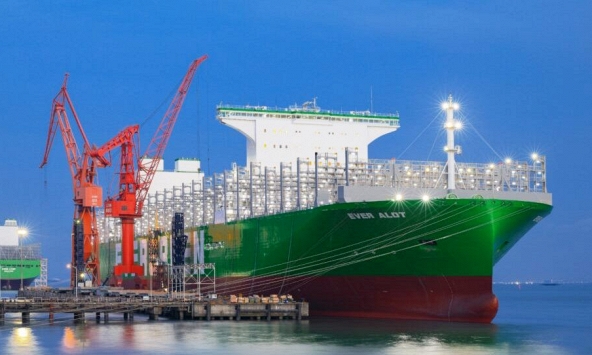 Eo biển Hormuz bị tắc nghẽn, một 'kỳ quan kỹ thuật' 100 năm bỗng được gọi tên trở lại: Cứu tinh đây rồi!