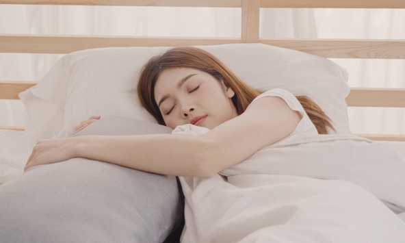 4 thói quen ngủ khiến bạn trông xấu hơn, thói quen cuối cùng thực sự khó chịu