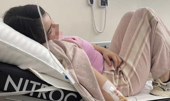 Nước tiểu màu đỏ và nôn ra chất lỏng màu đen, cô gái 25 tuổi bàng hoàng khi bác sĩ nói: Bệnh 'ma cà rồng', không chữa được!