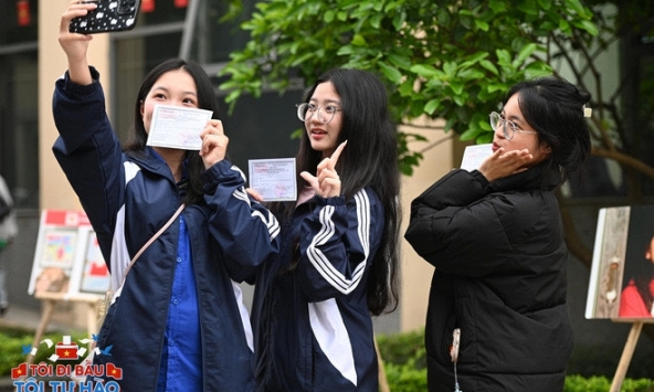 Điều cực kỳ quan trọng KHÔNG được làm khi đi bầu cử ngày hôm nay mà nhiều người trẻ hoàn toàn quên mất